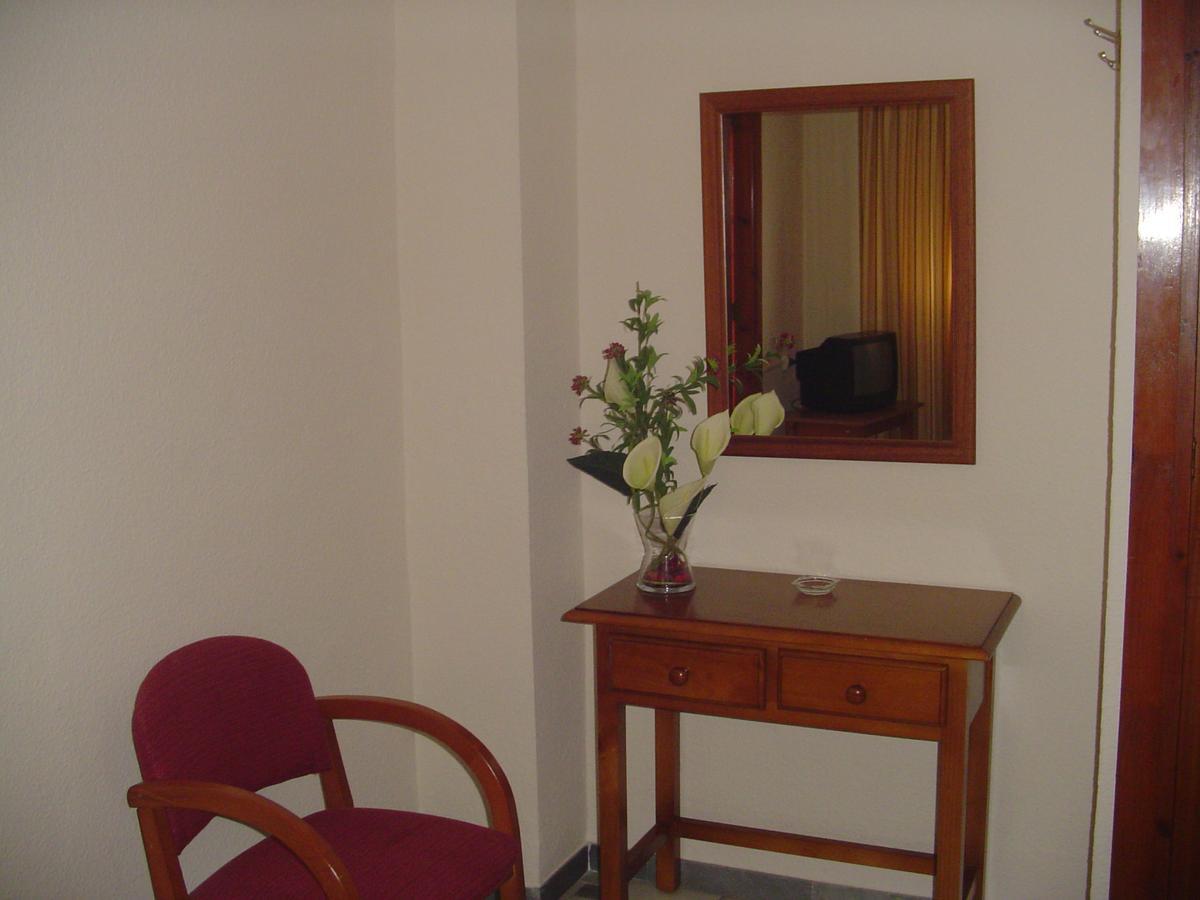 Hostal Cabrera Motril Buitenkant foto